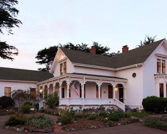 Joshua Grindle Inn - Mendocino - Building