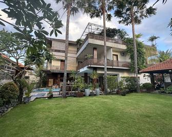 The Paving Villa - North Kuta - Building