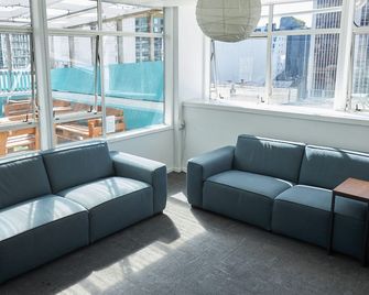 Attic Backpackers - Auckland - Lounge