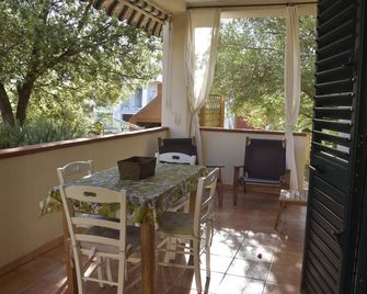 House With Garden 450 Meters From The Beach - Santa Maria Navarrese - Balkon