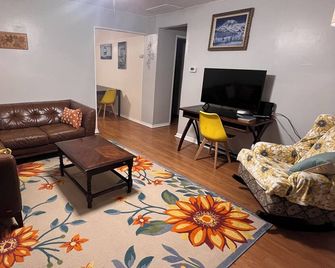Delightful 3-bedroom house in Ottawa close to amenities - Ottawa - Wohnzimmer