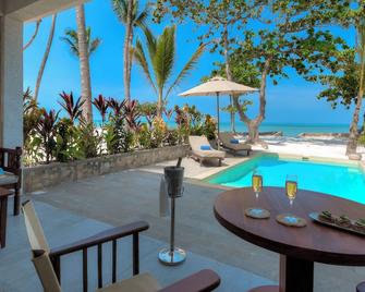 Diamonds Mapenzi Beach - Pwani Mchangani - Bể bơi