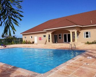 Jam Vibes Villas - Saint Ann’s Bay - Pool