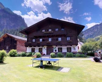 Familienparadies Wolfgangbauer - Heiligenblut - Edificio
