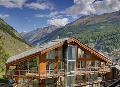 Mountain Exposure Luxury Chalets & Penthouses & Apartments - Zermatt - Bygning