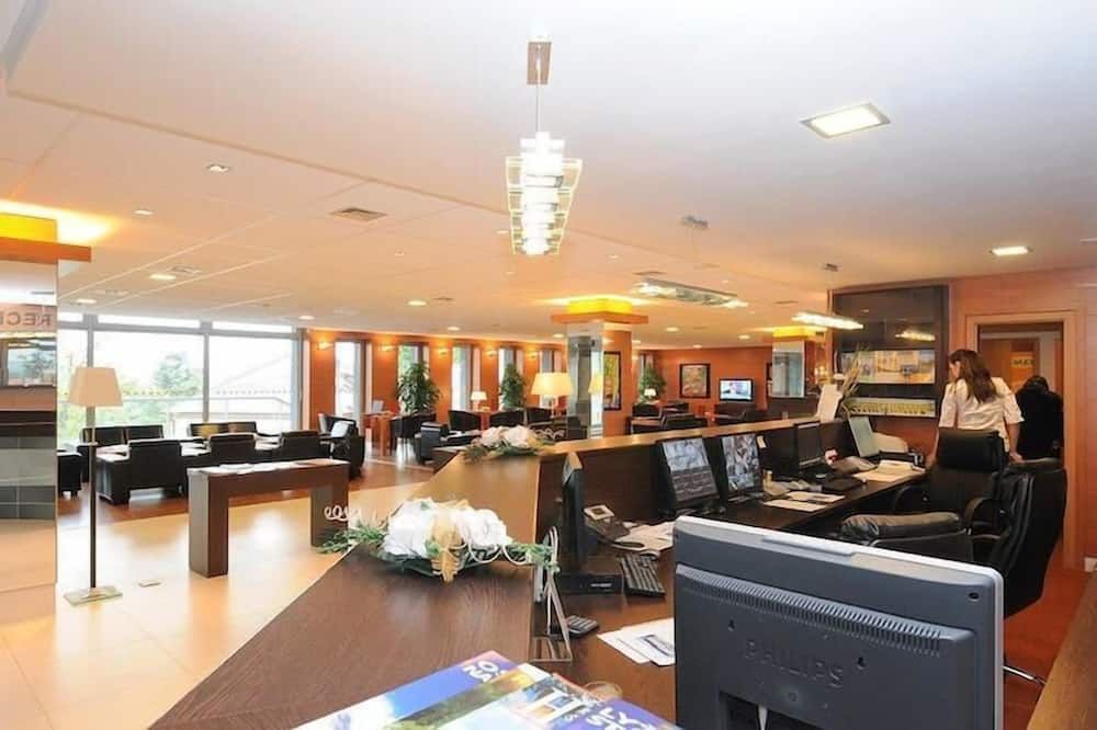 Hotel Sorea Regia - ברטיסלבה - דלפק קבלה