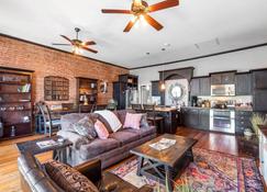 Urban Lofts - Perryville - Living room