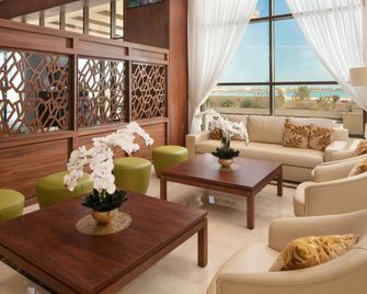 Hilton Garden Inn Al Jubail - Al Jubail - Obývací pokoj