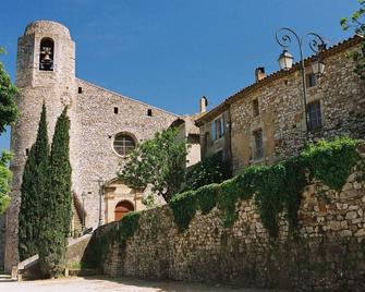 House in Saint Victor la Coste in Provence, between Avignon and Pont du Gard - Laudun-l'Ardoise - Edificio