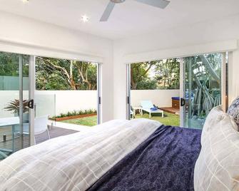 The Boat House, 5 Bryan St, Luxury Beside Beach - Sunshine Beach - Bedroom