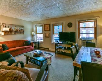 Main Street Two Bedroom In Galena-Great - Galena - Sala de estar