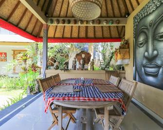 Ubud Chez Nyoman - Sukawati - Патіо