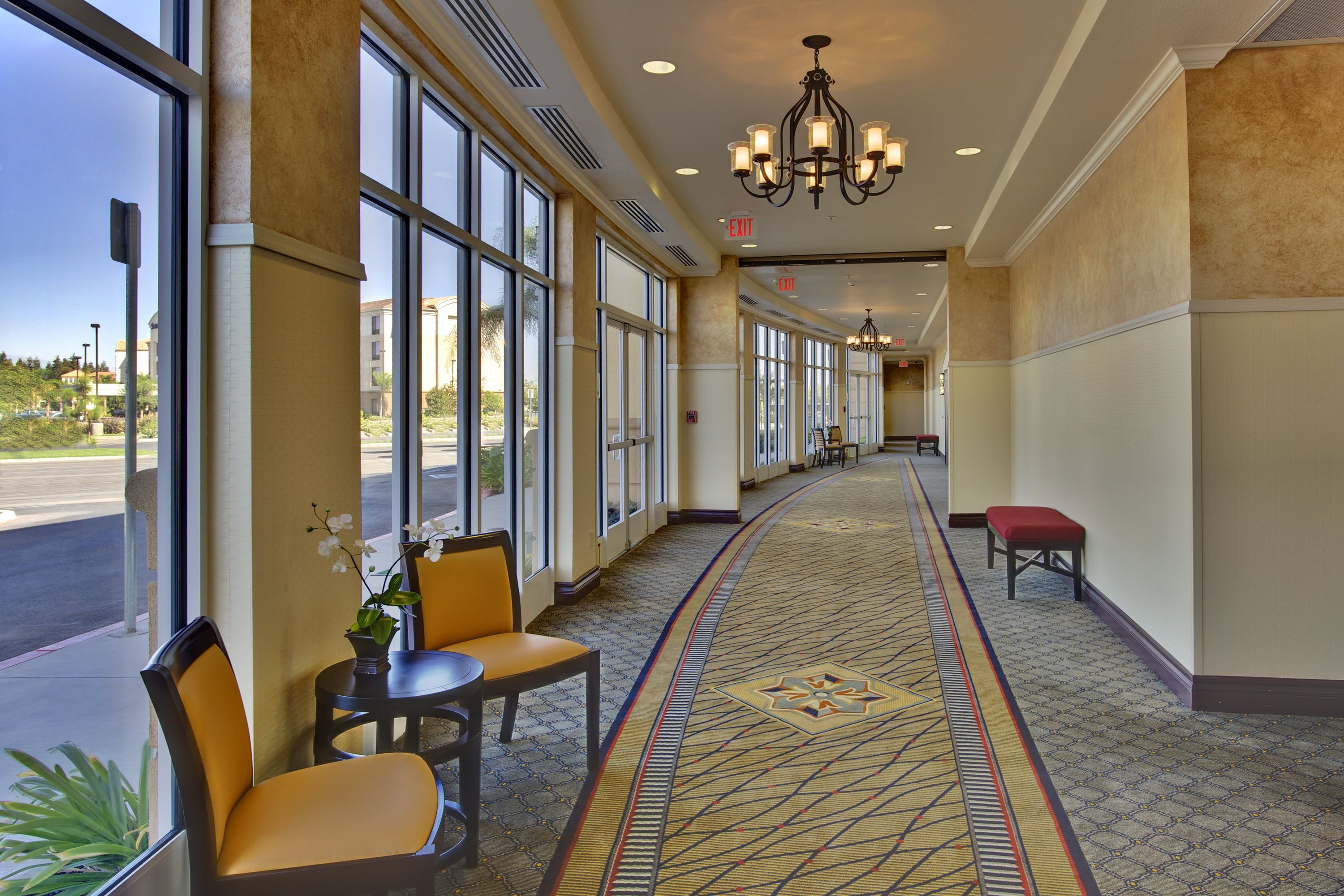 Holiday Inn & Suites Bakersfield By IHG - בייקרספילד - לובי