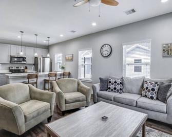Blue Ivory: Central Haven - Kemah - Living room