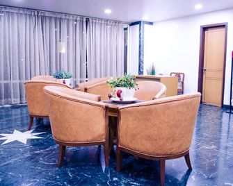 Hotel Ambiance - Daund - Lobby
