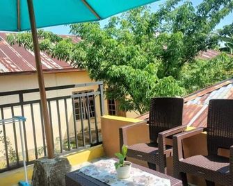 Cowang Dereng Home Stay - Labuan Bajo - Balcony