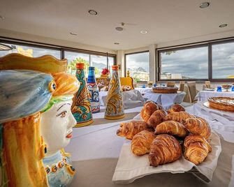 Hotel Sabbie d'Oro - Giardini Naxos - Buffet