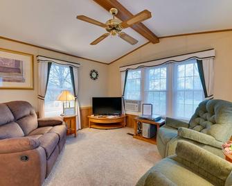 Cozy Lakemont Getaway, 11 Mi to Watkins Glen! - Dundee - Sala de estar