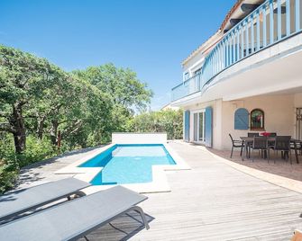 Family-friendly nice holiday apartment with terrace, private pool & garden | Mountain view - Ceret - Pool