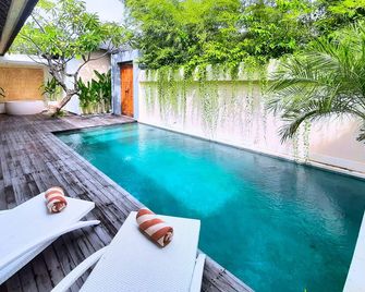 The Decks Bali - Kuta - Pool