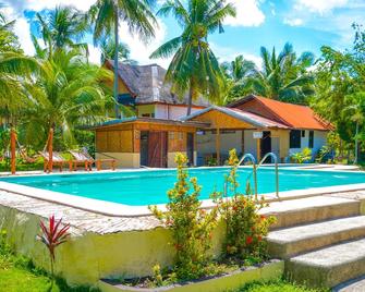 Native House Resort powered by Cocotel - Moalboal - Piscina