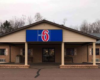 Motel 6 Bloomsburg, PA - Bloomsburg - Building