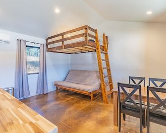 Gold Valley Camp Cabin 1 - Custer - Living room