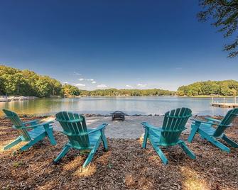 No Wake Zone - Mooresville - Patio
