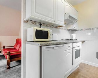 Highland Ranch Lodge - Invergordon - Kitchen