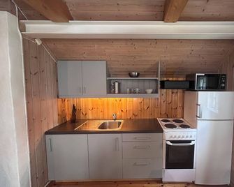Tovsrud Gård Gjestehus - cozy holiday home in historic surroundings - Kongsberg - Kitchen