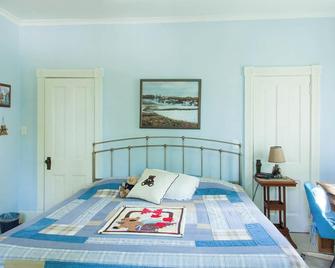 Bear's Den @ Squirrel's Nest B&B, LLC - Burlington - Slaapkamer