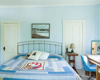 Bear's Den @ Squirrel's Nest B&B, LLC - Burlington - Ložnice