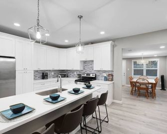 Galveston Escapes - Walk to Beach and Restaurants - Galveston - Cocina