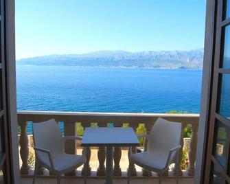 Apartmenthaus Punta - Splitska - Balcony