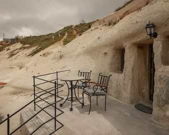 Mia Cappadocia Cave Hotel - Göreme - Patio