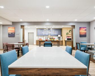 Hampton Inn by Hilton Fort Myers Downtown - פורט מאיירס - חדר אוכל