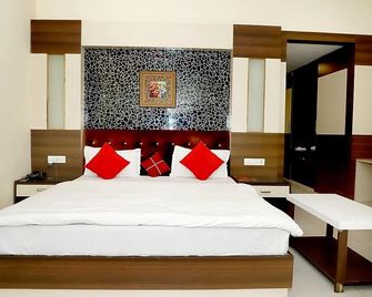 Hotel Kunwer Palace - Jhānsi - Bedroom