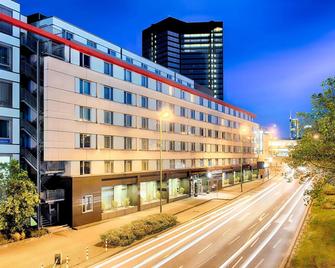 Ramada by Wyndham Essen - Essen - Building
