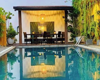 سويت لانكا - هيكادوا - حوض السباحة