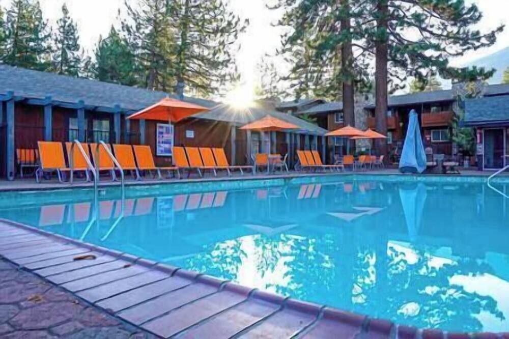 One Bedroom Condo with Sofa Bed and Full Kitchen, Sleeps 4 - South Lake Tahoe - Pool
