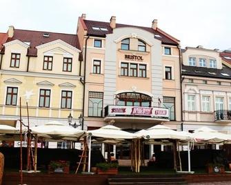 Bristol Tradition And Luxury - Rzeszow - Bygning