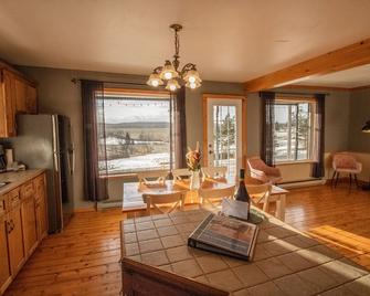 Les Chalets Tourisma - Maison de campagne avec spa - La Campagnarde - St-Raymond - Sala de estar