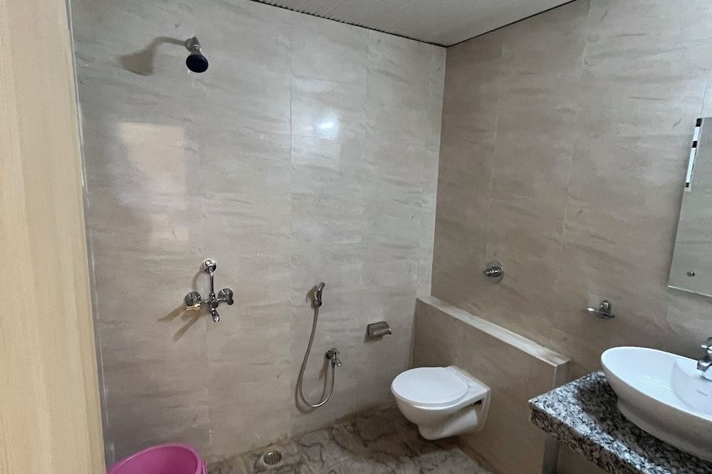 هوتل براتاب هايتس - رانتشي - حمام