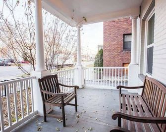 Historic 3Br Home in Heart of SLC Close to Skiing - Salt Lake City - Parveke