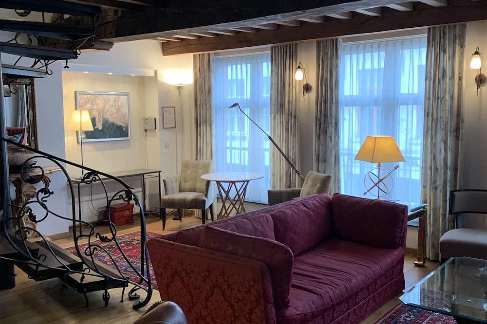 Cosy Quality Two Storey Holiday Flat In Medieval City Centre, Casa Michelangelo - Brugia - Pokój dzienny