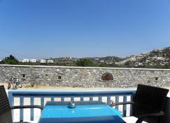 Blue Harmony Apartments - Naxos - Balcon