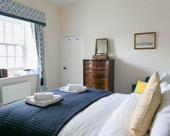 Luxury King bedroom with ensuite bathroom in a wing of a private Country House - Hexham - Bedroom