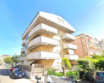 HolihomeLudi - Bilocale vicino al mare - Alba Adriatica - Edificio