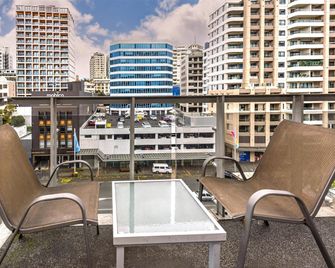 Oaks Auckland Hotel - Auckland - Balcony