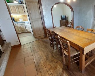 Ferme de la viguerie: country house between Quézac and Maurs - Maurs - Essbereich